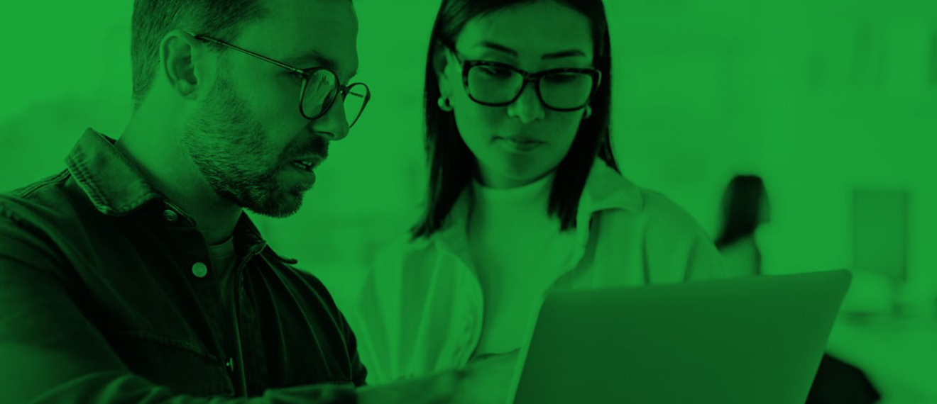 260610_Downloads_SuccessStory_FeatureImage_GREEN_nVision_07_KW42_Cyberangriffe_1320x570